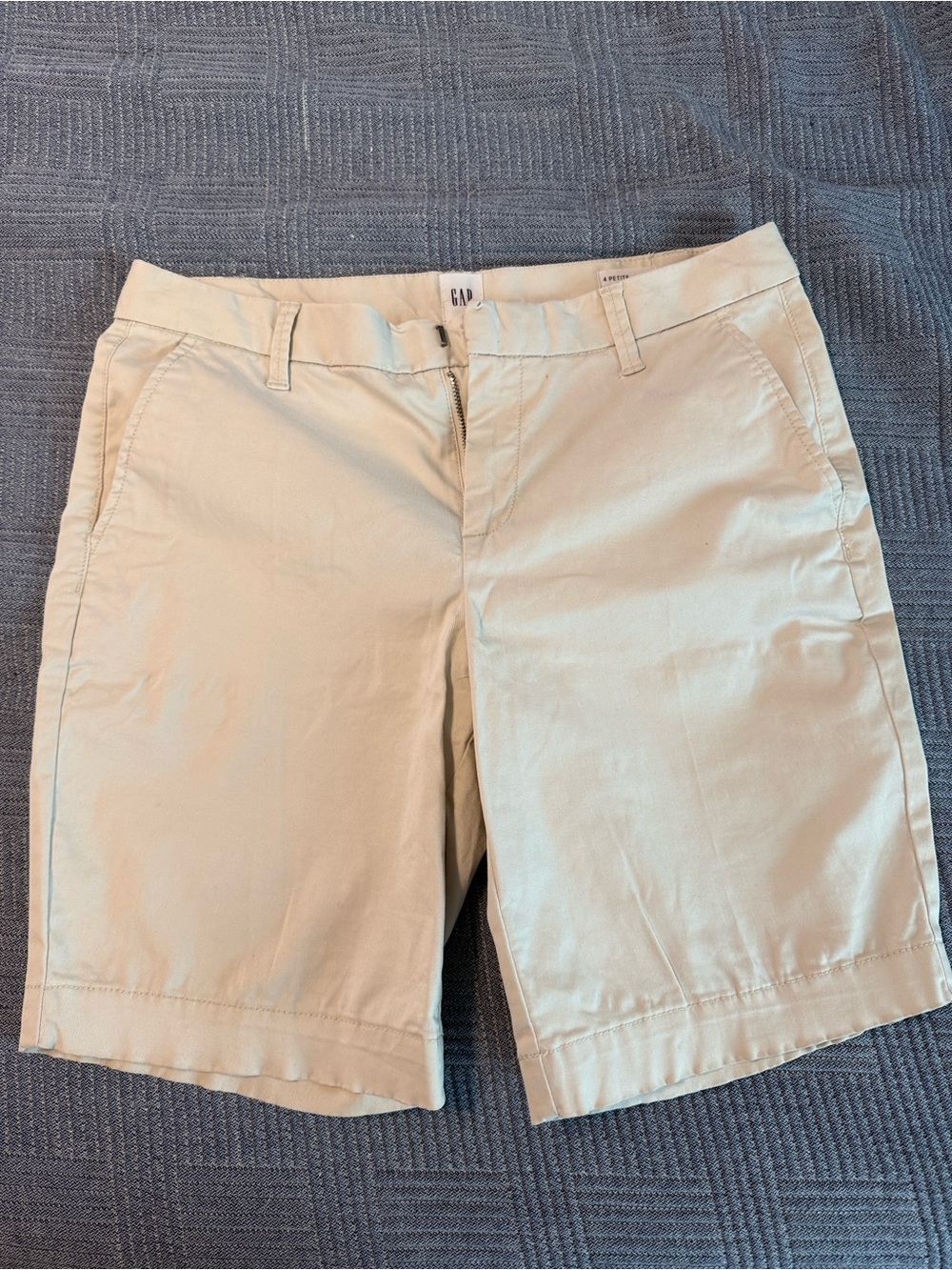 GAP Size 4 Women’s Bermuda Shorts